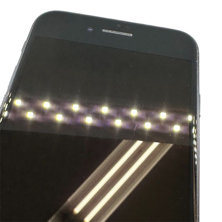 �ڥХåƥ꡼91%��iPhone��SE����2�����64GB���֥�å���SIM�ե꡼��au��