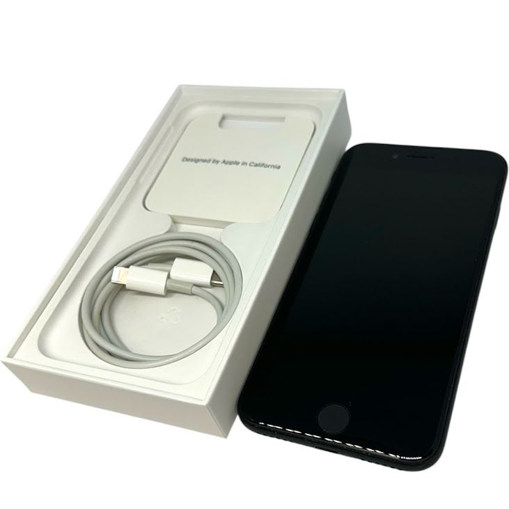 �ڥХåƥ꡼91%��iPhone��SE����2�����64GB���֥�å���SIM�ե꡼��au��