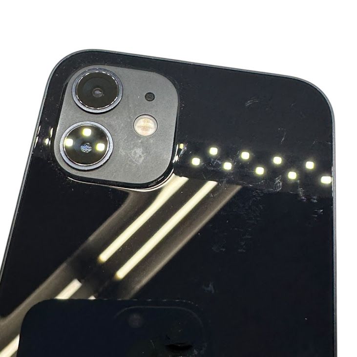 �ڥХåƥ꡼86%��iPhone��12��64GB���֥�å���SIM�ե꡼��au��