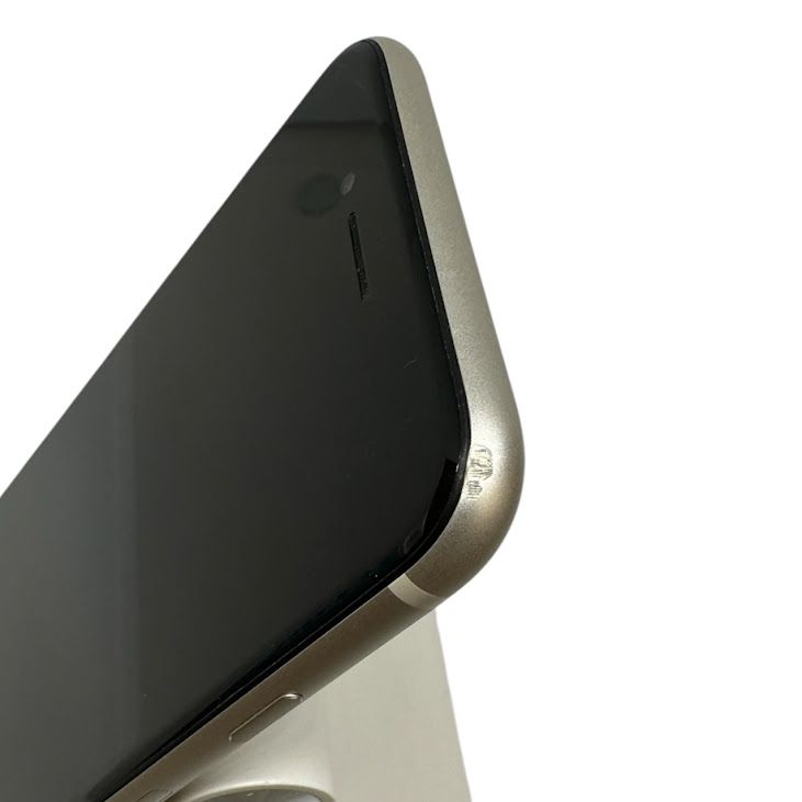 �ڥХåƥ꡼82%��iPhone��SE����3�����64GB���������饤�ȡ�SIM�ե꡼��au��