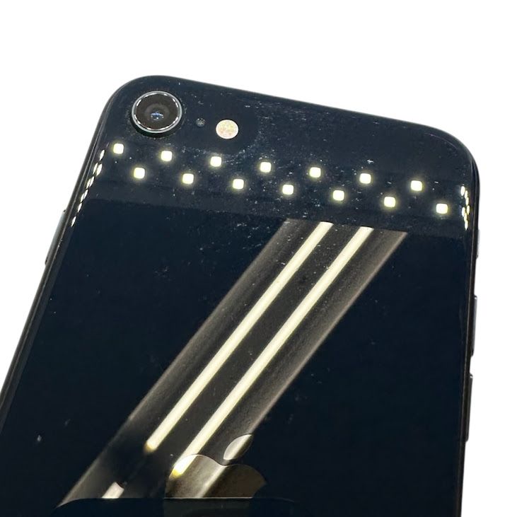 �ڥХåƥ꡼83%��iPhone��SE����3�����64GB���ߥåɥʥ��ȡ�SIM�ե꡼��au��