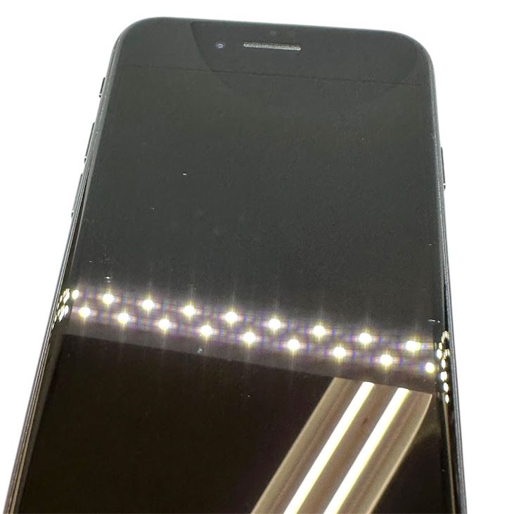 �ڥХåƥ꡼82%��iPhone��SE����3�����128GB���ߥåɥʥ��ȡ�SIM�ե꡼��au��