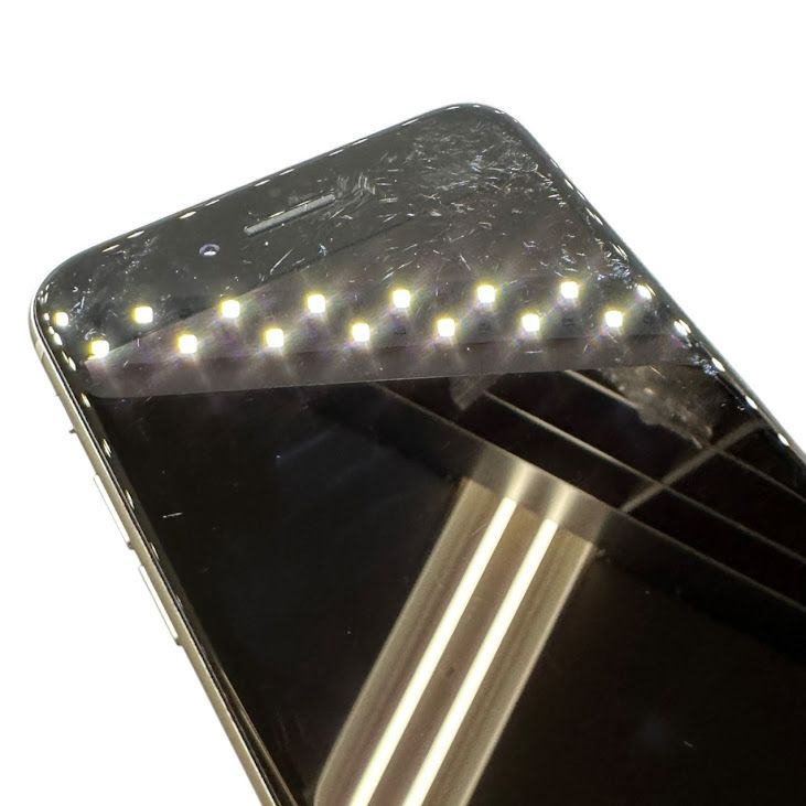 iPhone��SE����2�����64GB���ۥ磻�ȡ�SIM�ե꡼