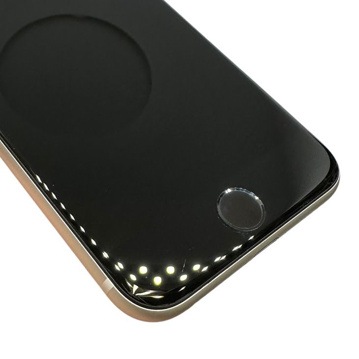 �ڥХåƥ꡼100%��iPhone��SE����2�����64GB���ۥ磻�ȡ�SIM�ե꡼��au��