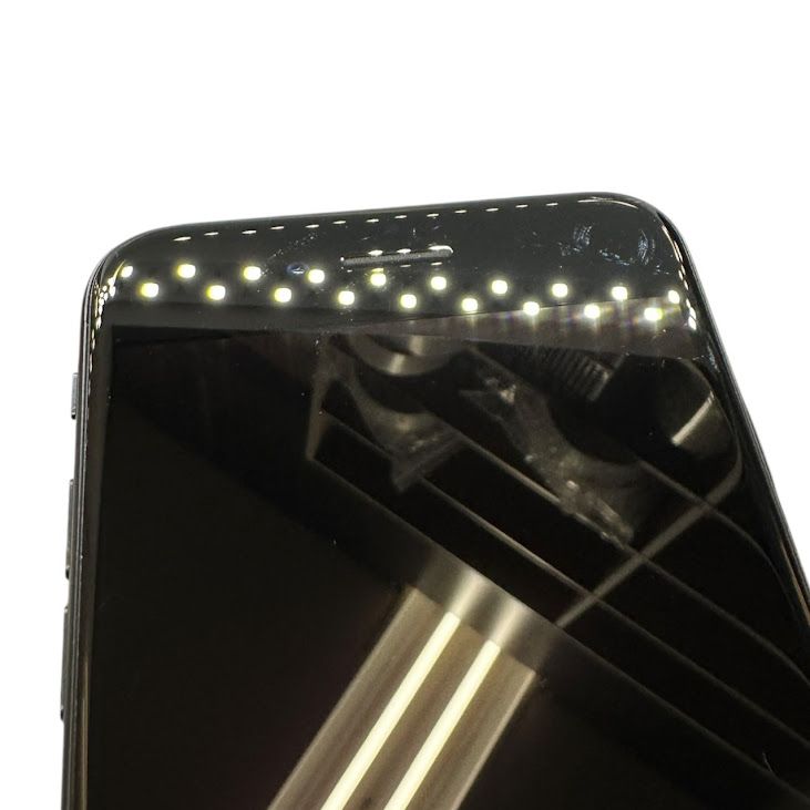 �ڥХåƥ꡼81%��iPhone��SE����2�����64GB���֥�å���SIM�ե꡼��au��