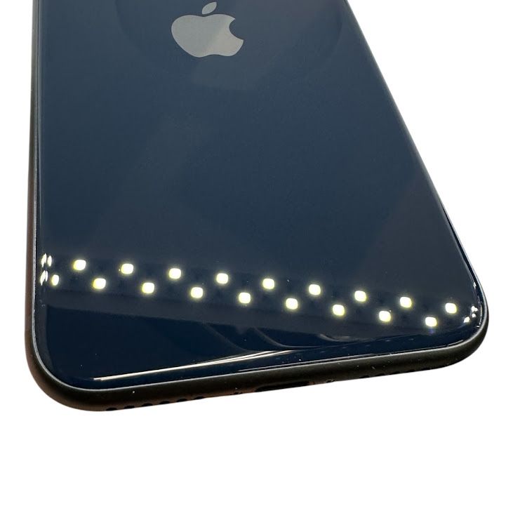 �ڥХåƥ꡼100%��iPhone��SE����3�����64GB���ߥåɥʥ��ȡ�SIM�ե꡼��au��