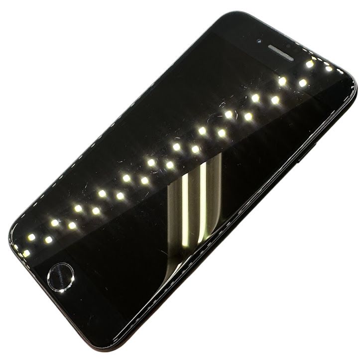�ڥХåƥ꡼82%��iPhone��SE����2�����64GB���֥�å���SIM�ե꡼
