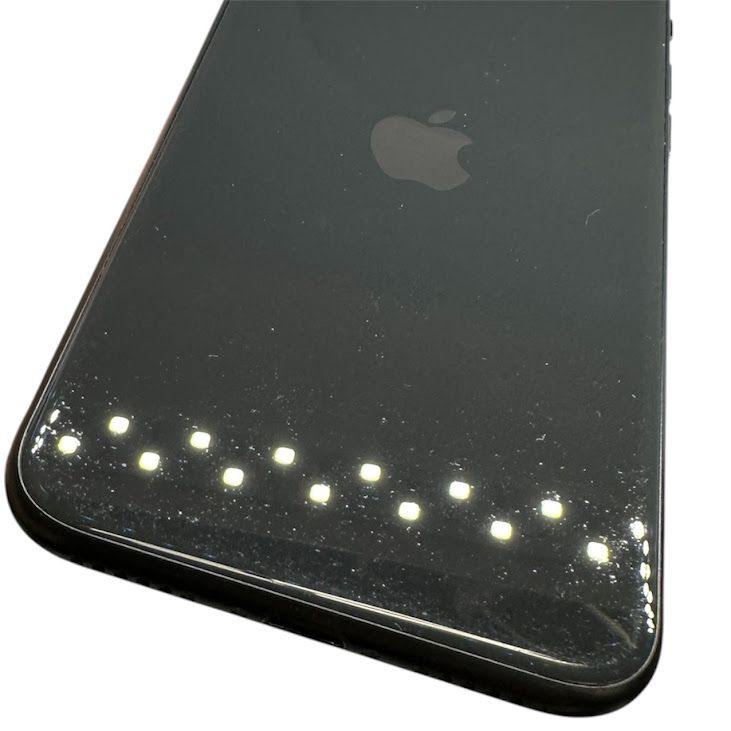 �ڥХåƥ꡼82%��iPhone��SE����2�����64GB���֥�å���SIM�ե꡼