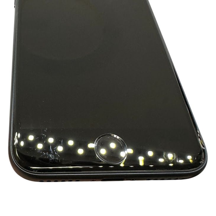 �ڥХåƥ꡼100%��iPhone��SE����3�����64GB���ߥåɥʥ��ȡ�SIM�ե꡼��au��