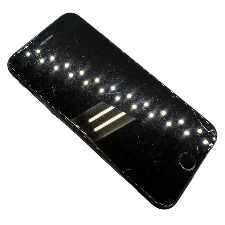 iPhone��SE����3�����64GB���ߥåɥʥ��ȡ�SIM�ե꡼���ɥ�����
