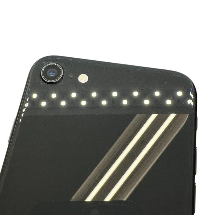 �ڥХåƥ꡼87%��iPhone��SE����2�����64GB���֥�å���SIM�ե꡼��au��