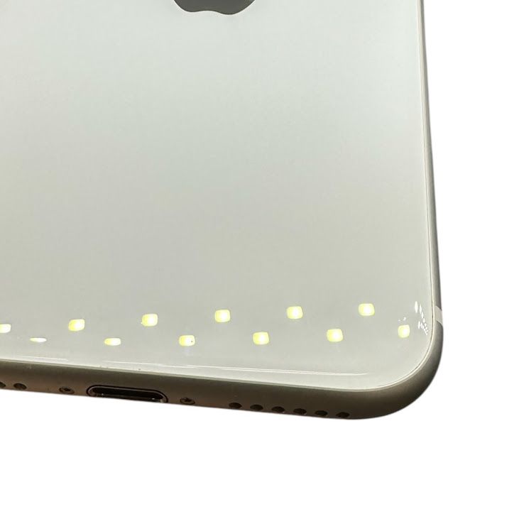 iPhone��SE����2�����64GB���ۥ磻�ȡ�SIM�ե꡼���ɥ�����