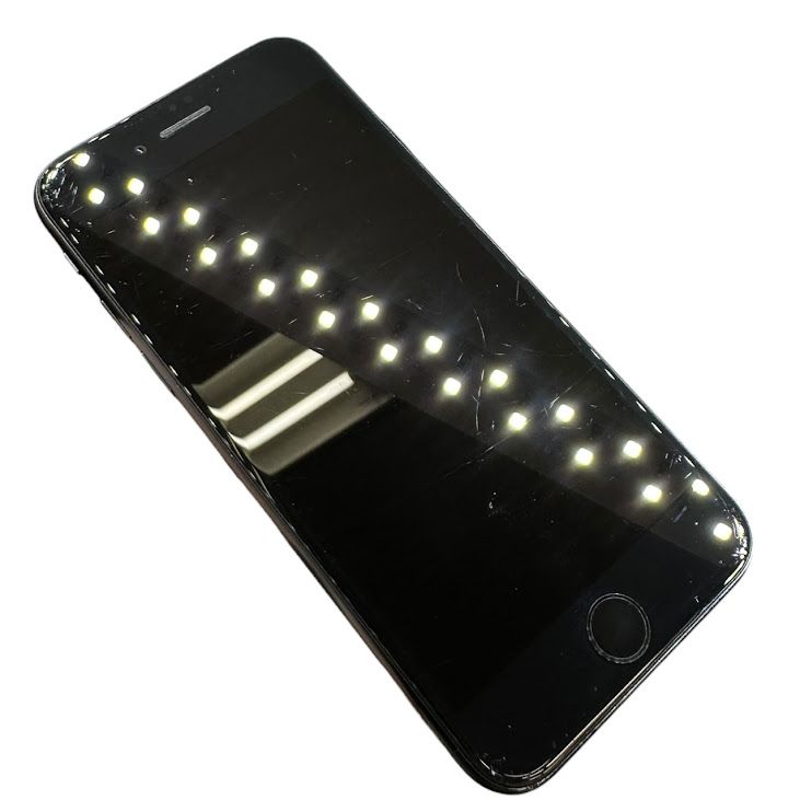 iPhone��SE����3�����128GB���ߥåɥʥ��ȡ�SIM�ե꡼��au��