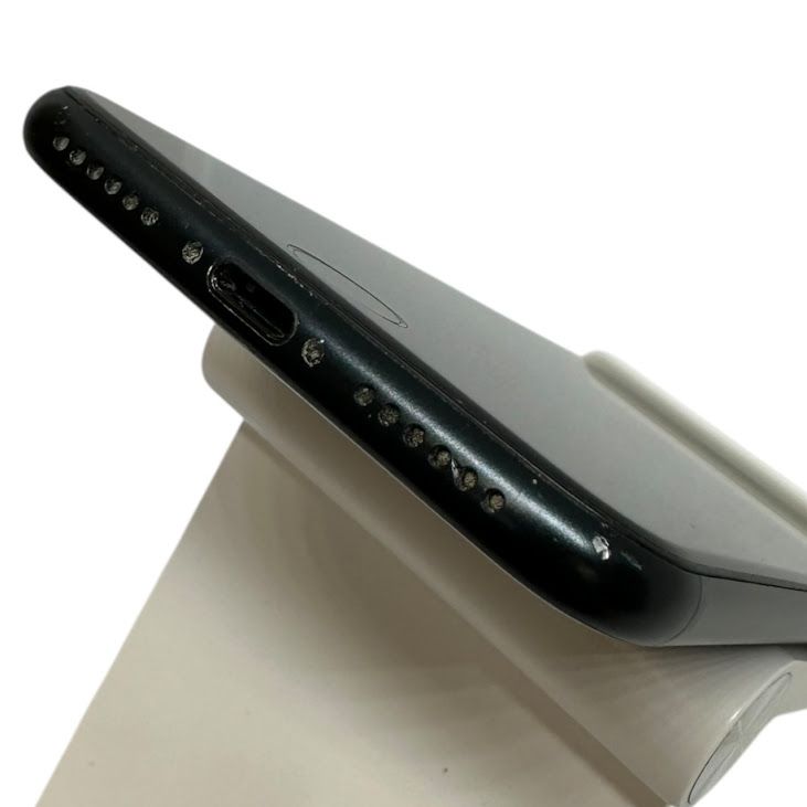 �ڥХåƥ꡼86%��iPhone��SE����3�����64GB���ߥåɥʥ��ȡ�SIM�ե꡼��au��