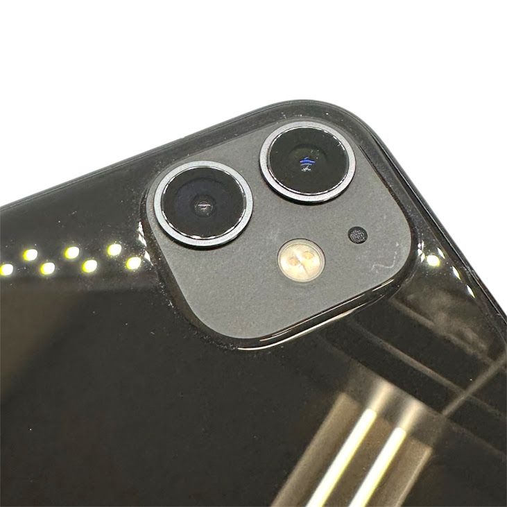 �ڥХåƥ꡼100%��iPhone��11��128GB���֥�å���SIM�ե꡼