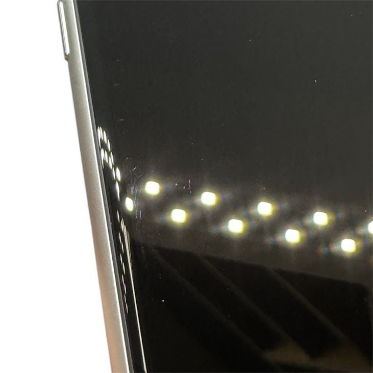 �ڥХåƥ꡼91%��iPhone��SE����2�����64GB���ۥ磻�ȡ�SIM�ե꡼��au��