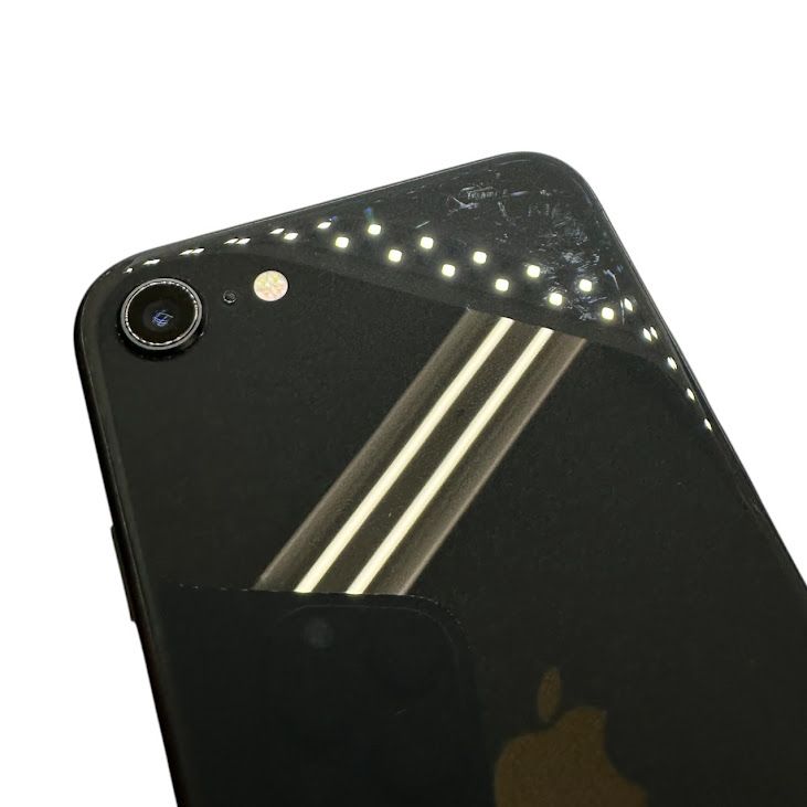 �ڥХåƥ꡼97%��iPhone��SE����2�����64GB���֥�å���SIM�ե꡼��au��
