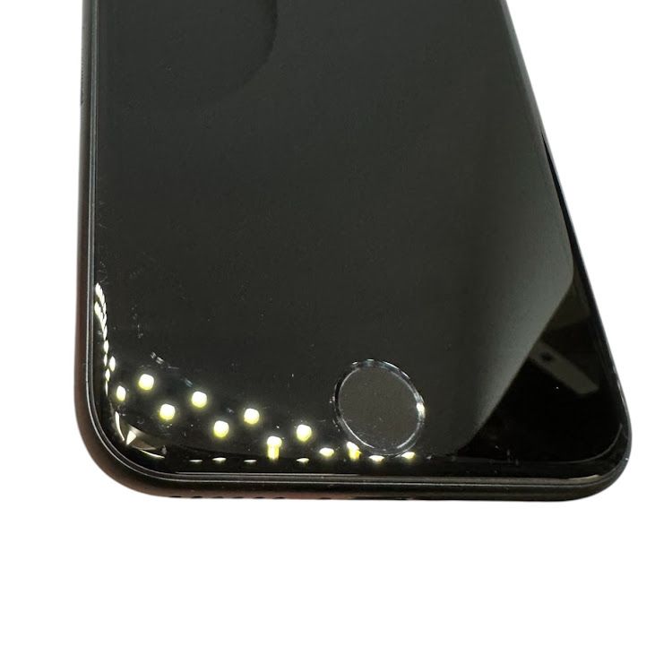 �ڥХåƥ꡼97%��iPhone��SE����2�����64GB���֥�å���SIM�ե꡼��au��