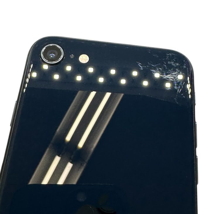 �ڥХåƥ꡼99%��iPhone��SE����3�����64GB���ߥåɥʥ��ȡ�SIM�ե꡼��au��