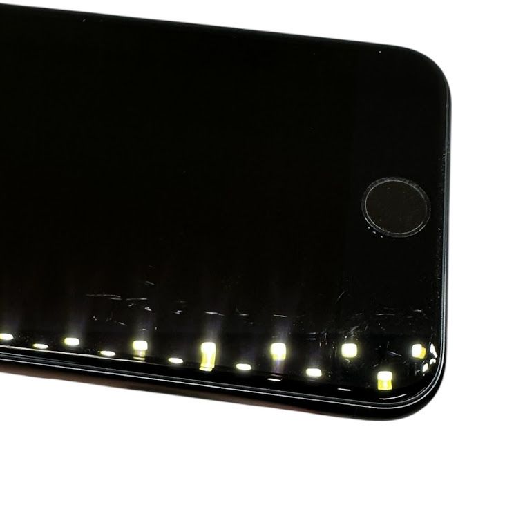 �ڥХåƥ꡼100%��iPhone��SE����3�����64GB���ߥåɥʥ��ȡ�SIM�ե꡼��au��