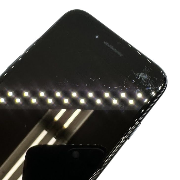 �ڥХåƥ꡼100%��iPhone��SE����3�����64GB���ߥåɥʥ��ȡ�SIM�ե꡼��au��