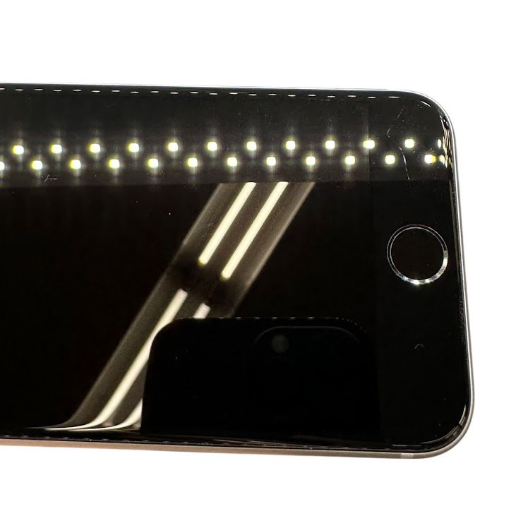 �ڥХåƥ꡼93%��iPhone��SE����2�����64GB���ۥ磻�ȡ�SIM�ե꡼��au��