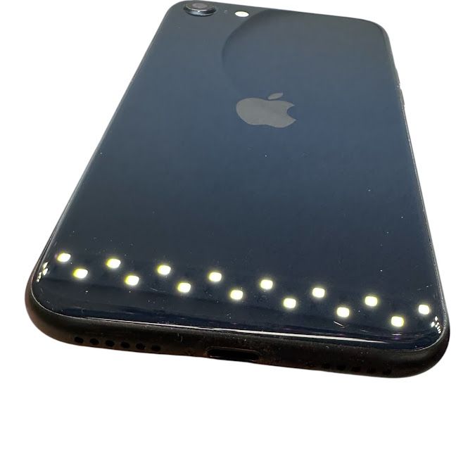 iPhone��SE����3�����128GB���ߥåɥʥ��ȡ�SIM�ե꡼��au��