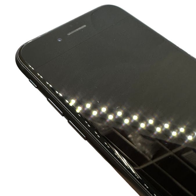 iPhone��SE����3�����128GB���ߥåɥʥ��ȡ�SIM�ե꡼��au��