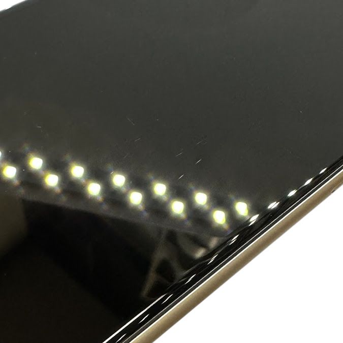 �ڥХåƥ꡼100%��iPhone��SE����3�����64GB���������饤�ȡ�SIM�ե꡼��au��
