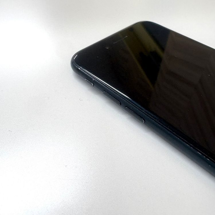 �ڽ���Ź���ݺѡ�iPhone7 32GB �����åȥ֥�å� �Хåƥ꡼100%