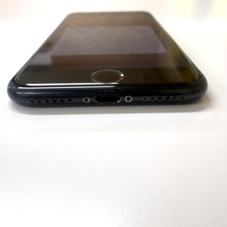 �ڽ���Ź���ݺѡ�iPhone7 32GB �����åȥ֥�å� �Хåƥ꡼100%