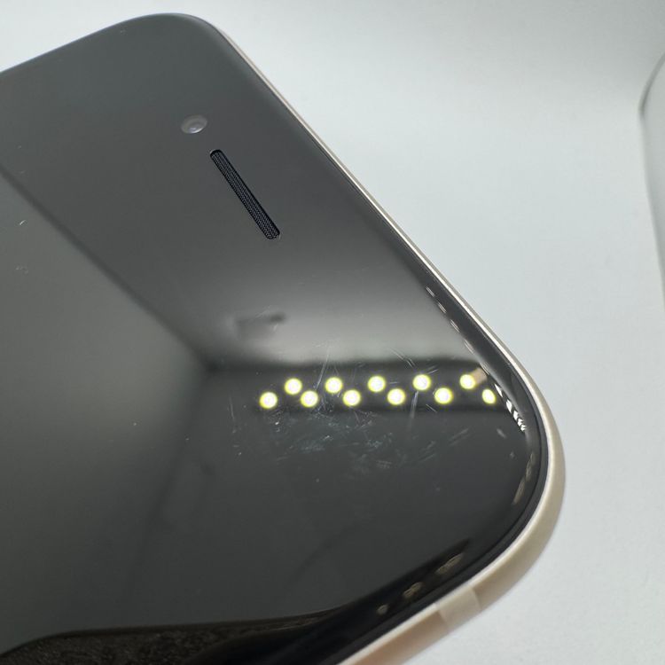 �ڥХåƥ꡼100%��iPhoneSE��3���� 64GB