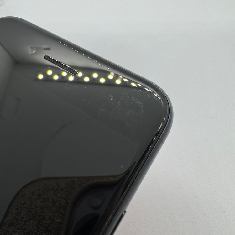 �ڥХåƥ꡼95%��iPhoneSE��3���� 64GB