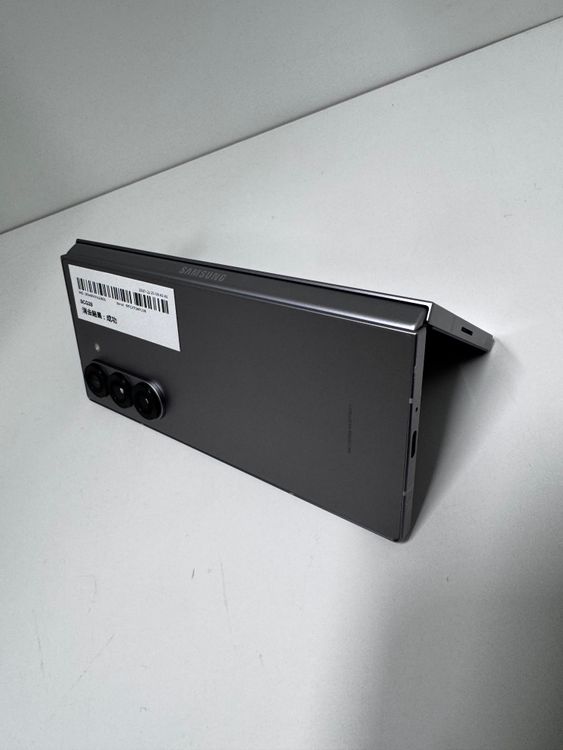 ��̤���ѵ��Galaxy Z Fold6 SCG28 256GB�úǿ��ޤꤿ���ߥ��ޥ�