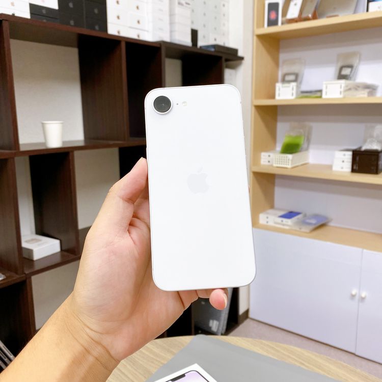 iPhone 17E 512GB �ۥ磻�� �Хåƥ꡼ 100% ������ SIM�ե꡼