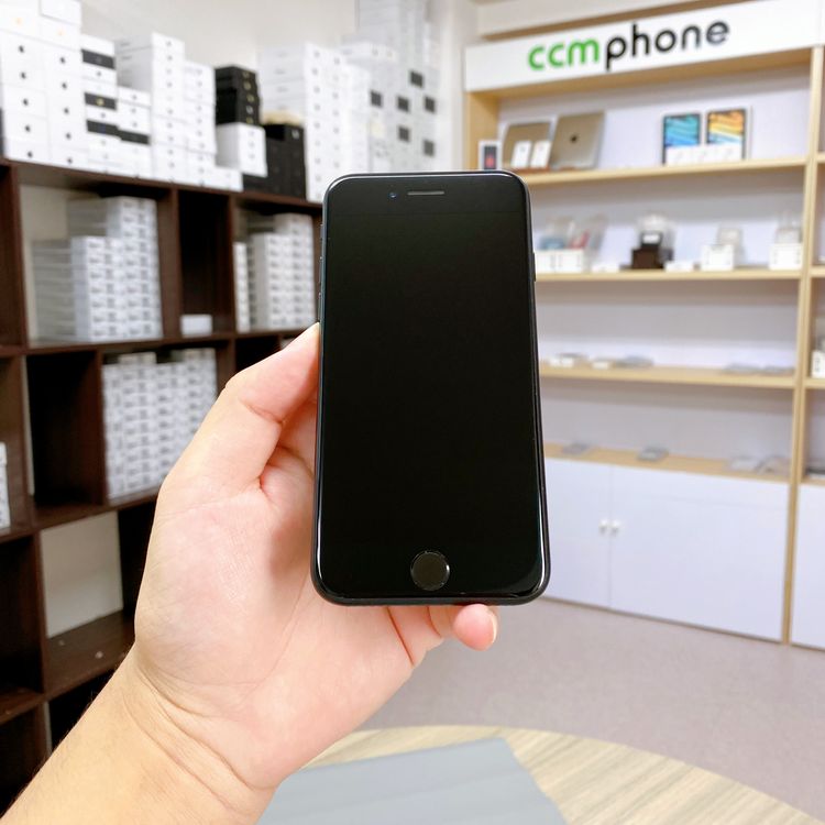 iPhone SE ��2���� 64GB �֥�å� �Хåƥ꡼ 100% ������ SIM�ե꡼