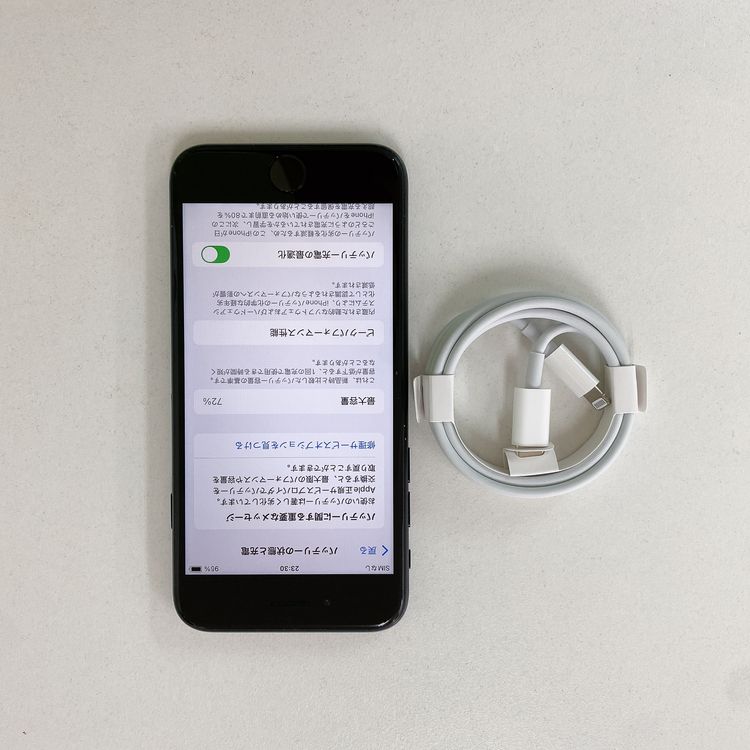 iPhone SE ��3���� 64GB �ߥåɥʥ��� �Хåƥ꡼ 72% ������ SIM�ե꡼