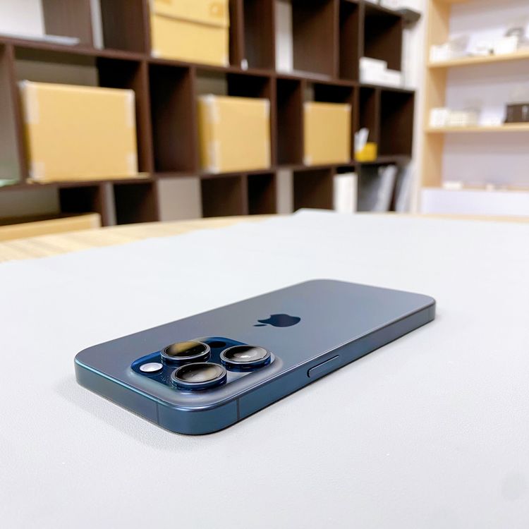 iPhone 15 Pro 128GB �֥롼 �Хåƥ꡼ 88% ������ SIM�ե꡼