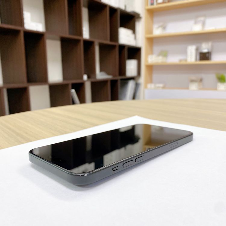 iPhone 15 Plus 128GB �֥�å� �Хåƥ꡼ 88% ������ SIM�ե꡼