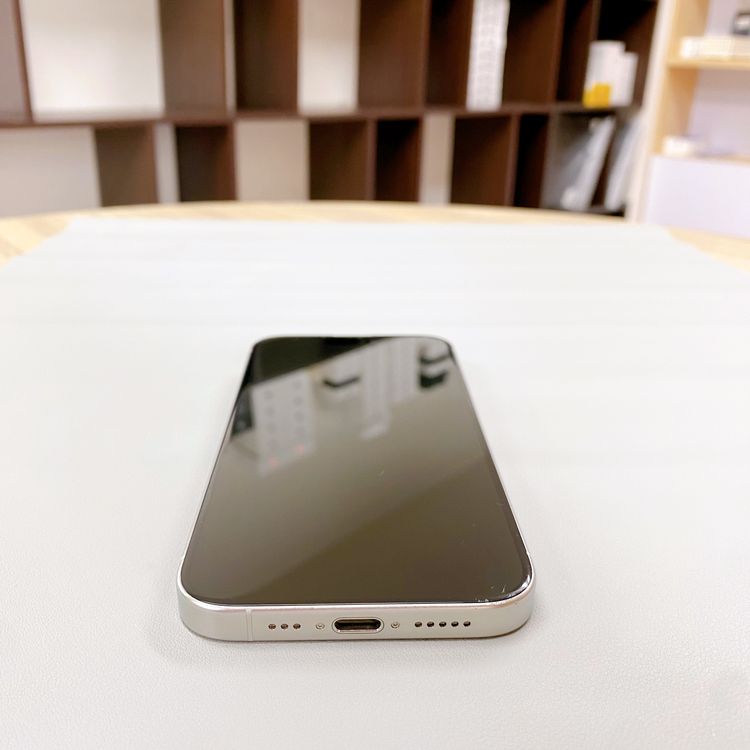 iPhone 15 Pro 128GB �ۥ磻�� �Хåƥ꡼ 89% ������ SIM�ե꡼
