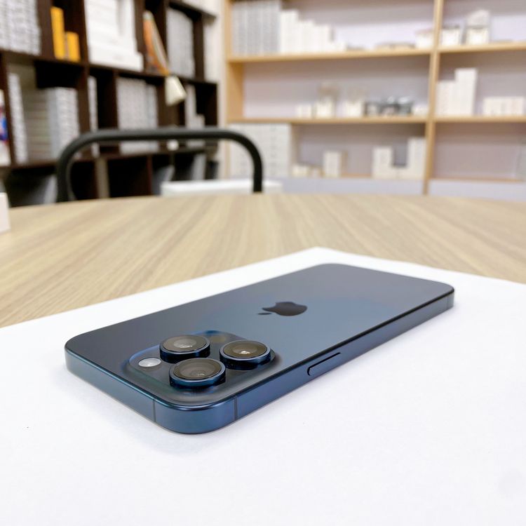 iPhone 15 Pro 128GB �֥롼 �Хåƥ꡼ 89% ������ SIM�ե꡼