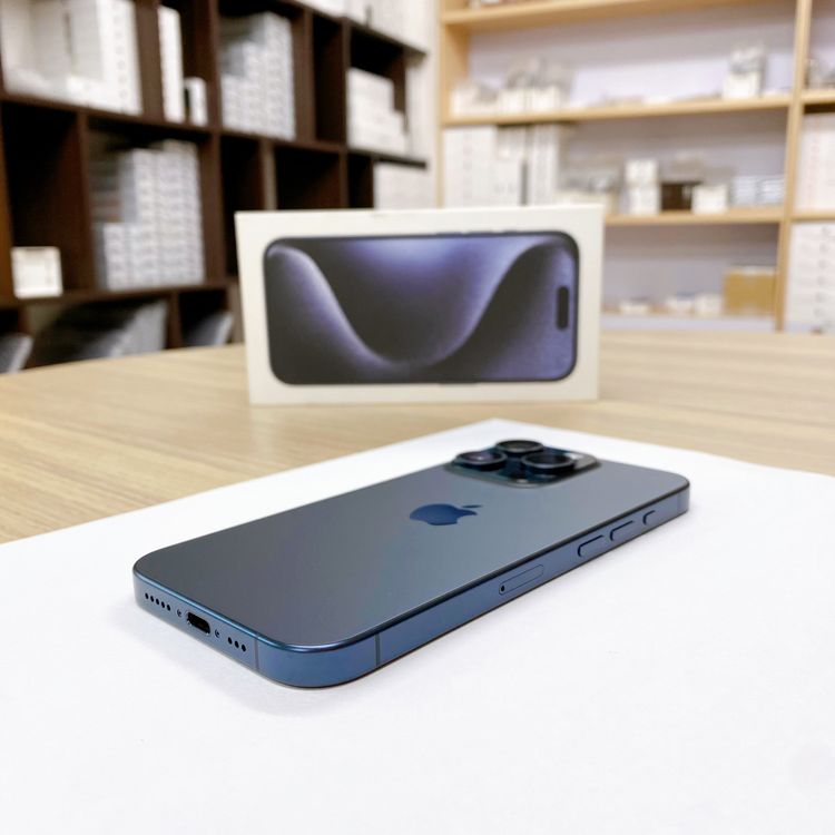iPhone 15 Pro 256GB �֥롼 �Хåƥ꡼ 87% ������ SIM�ե꡼