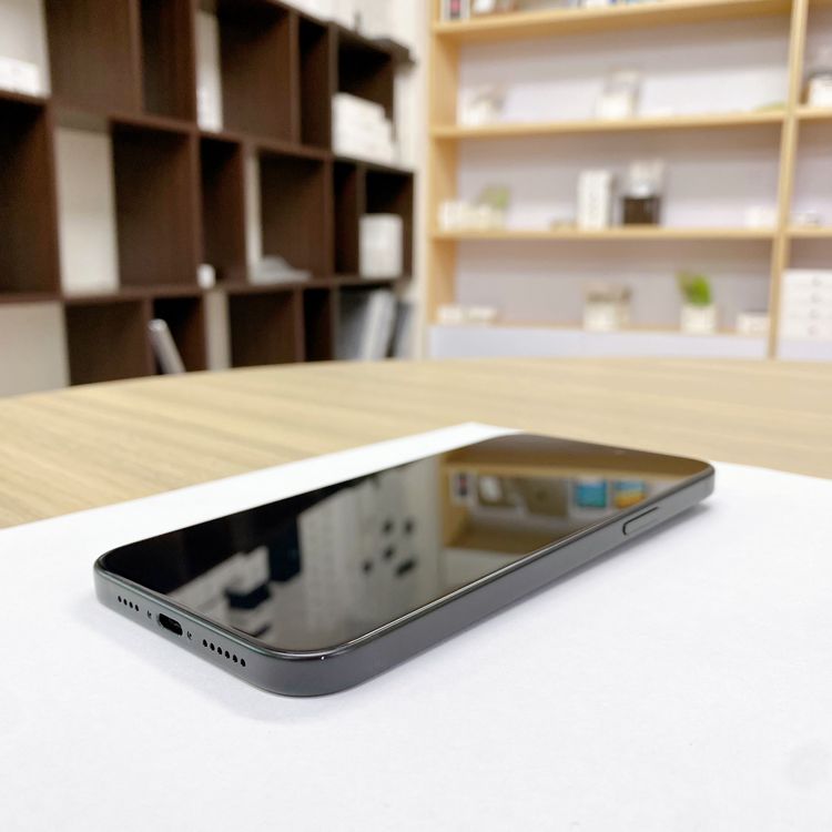 iPhone 15 Plus 128GB �֥�å� �Хåƥ꡼ 88% ������ SIM�ե꡼