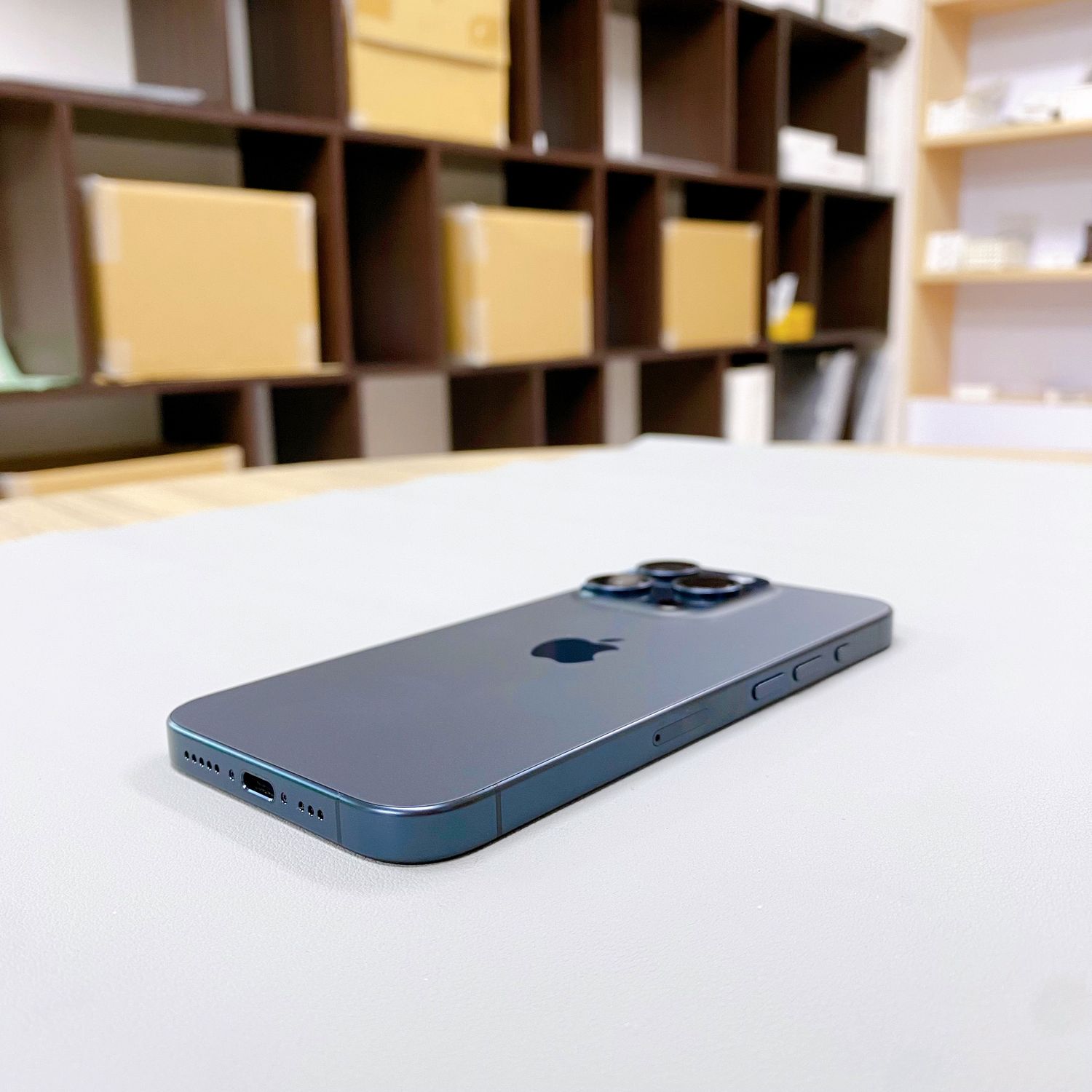 ムスビー｜iPhone 15 Pro 128GB ブルー バッテリー 88% 国内版 SIM