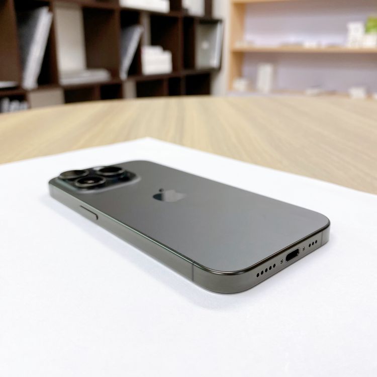 iPhone 15 Pro 128GB �֥�å� �Хåƥ꡼ 87% ������ SIM�ե꡼