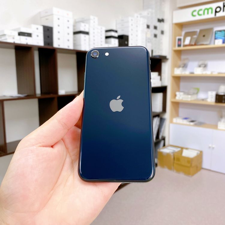 iPhone SE ��3���� 64GB �ߥåɥʥ��� �Хåƥ꡼ 91% ������ SIM�ե꡼