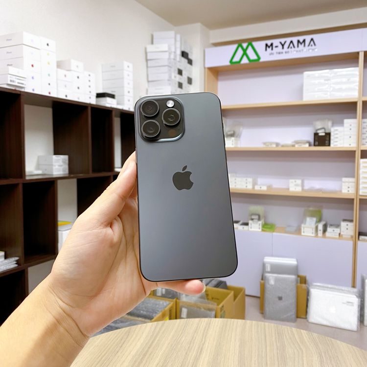 iPhone 15 Pro Max 512GB �֥�å� �Хåƥ꡼ 86% ������ SIM�ե꡼