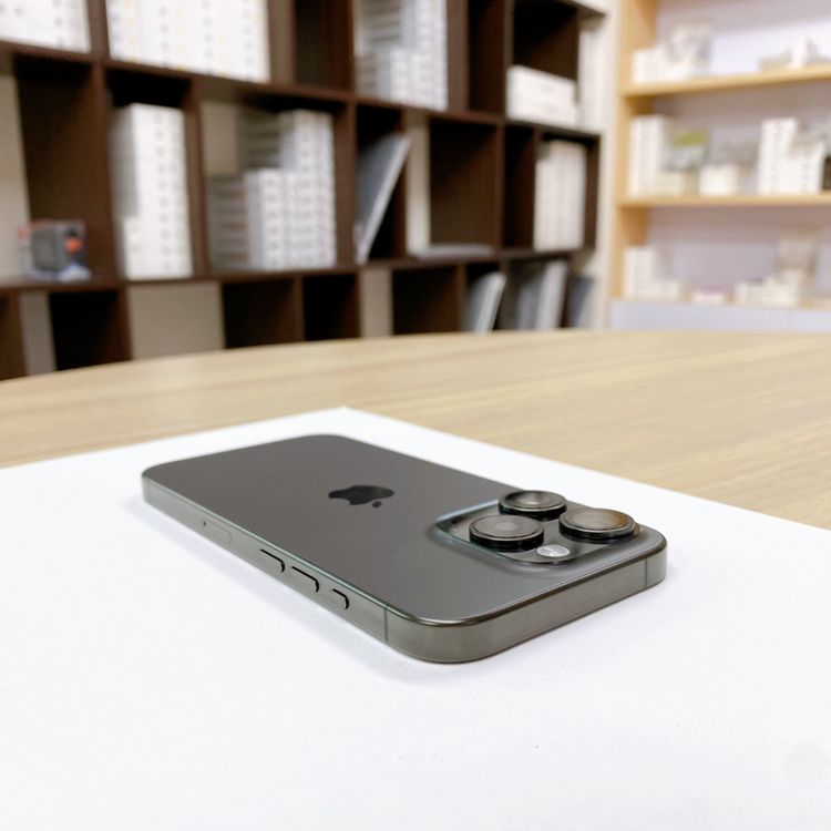iPhone 15 Pro 256GB �֥�å� �Хåƥ꡼ 100% ������ SIM�ե꡼