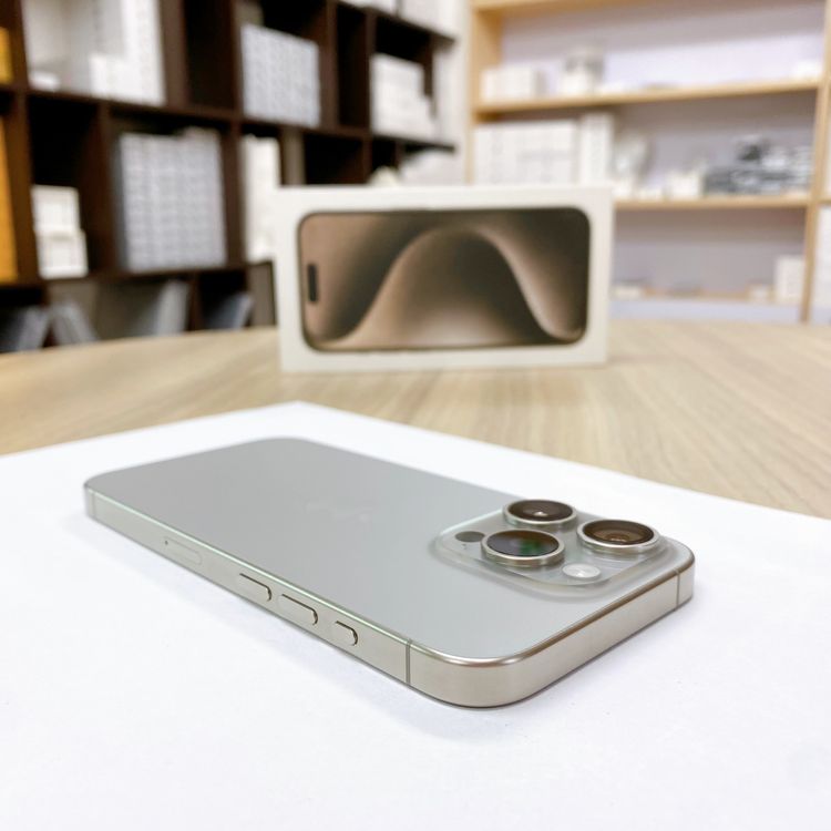 iPhone 15 Pro 128GB �ʥ����� �Хåƥ꡼ 86% ������ SIM�ե꡼