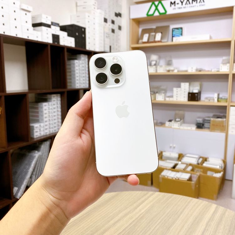 iPhone 15 Pro 256GB �ۥ磻�� �Хåƥ꡼ 89% ������ SIM�ե꡼